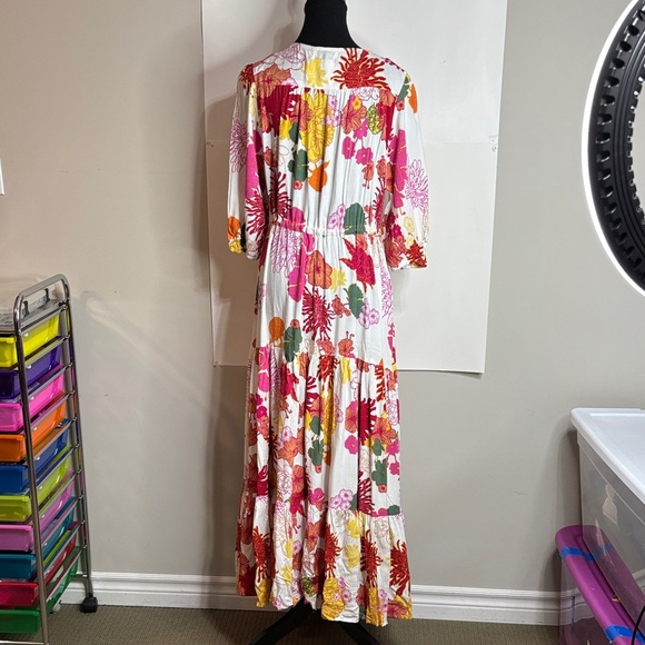 Petal & Pup Red and Cream Floral Maxi/Midi Dress US6
Cottagecore - Picture 11 of 14